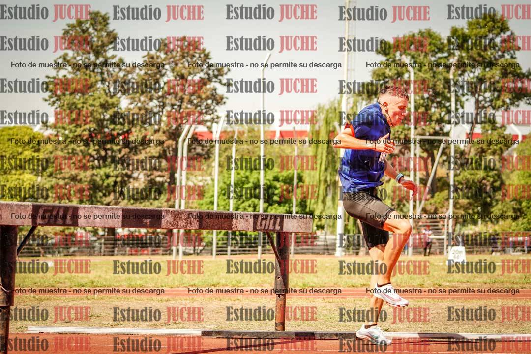 Fotos de los 3000 m con obstáculos de varones