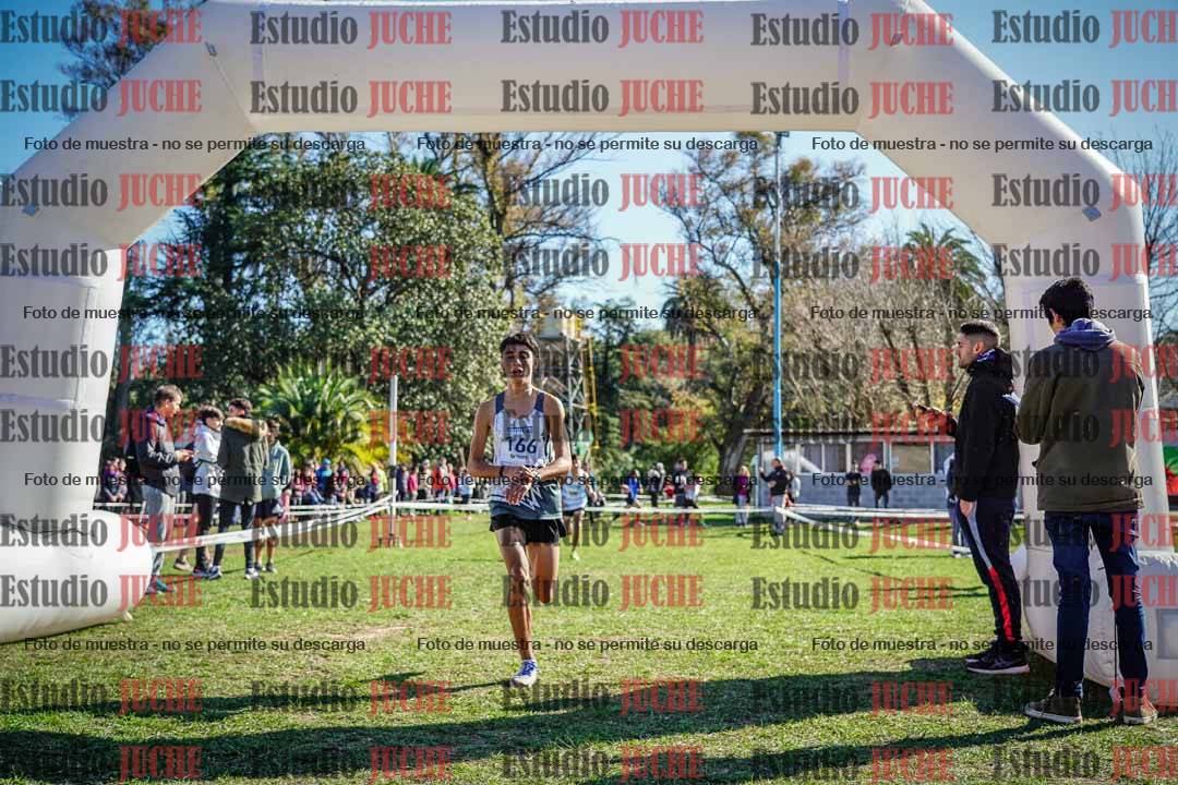 Fotos de la llegada del cross de 2000 m