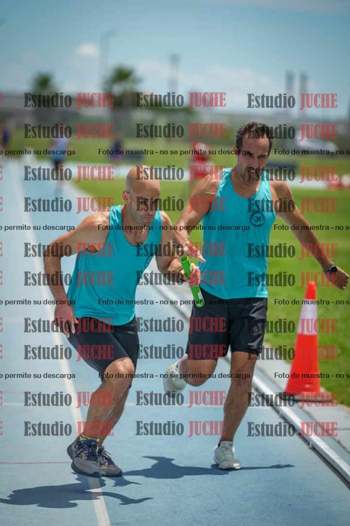 Fotos durante el transcurso de los relevos 20' para running teams - serie 2