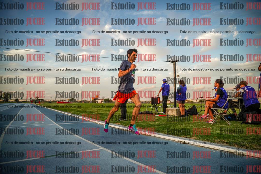 Fotos de los 3000 m llanos de varones