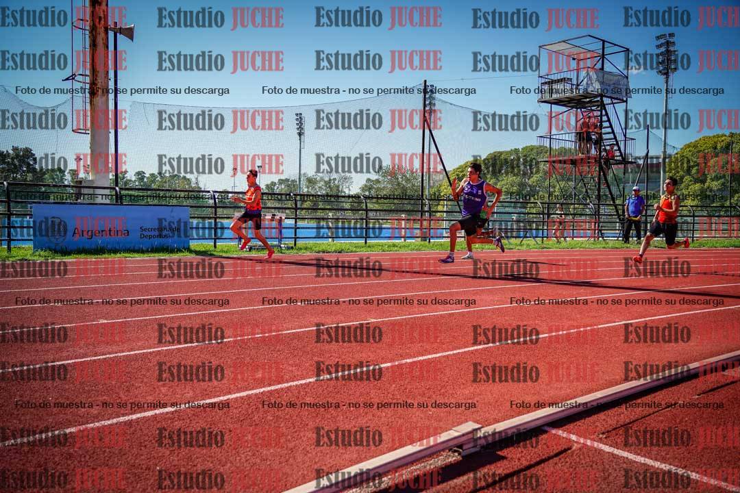 Fotos de los 200 m llanos de varones