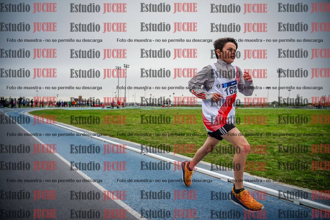 Fotos de los 2000 m llanos de mujeres U14 y U17 - varones U14