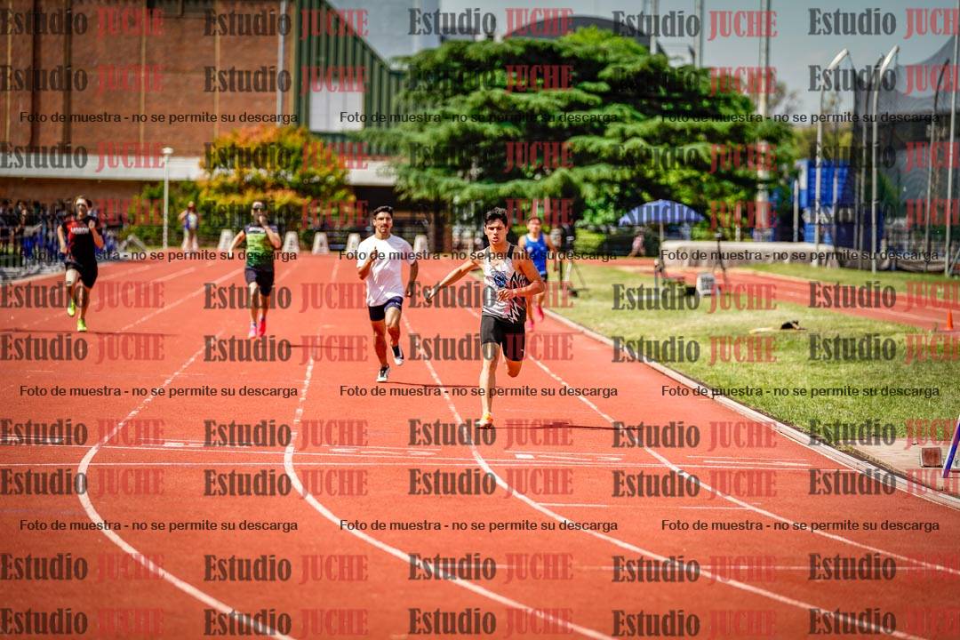 Fotos de los 400 m llanos de varones