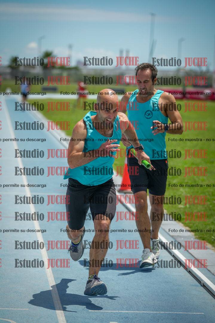 Fotos durante el transcurso de los relevos 20' para running teams - serie 2