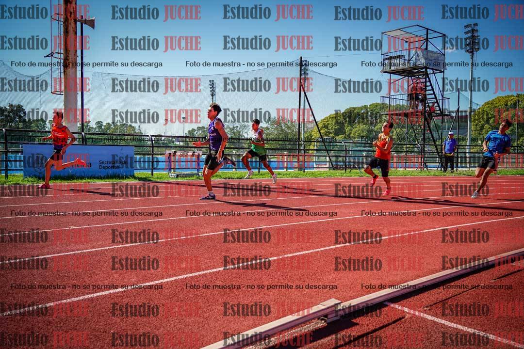 Fotos de los 200 m llanos de varones
