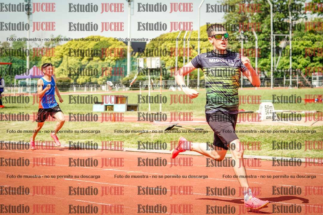 Fotos de los 400 m llanos de varones