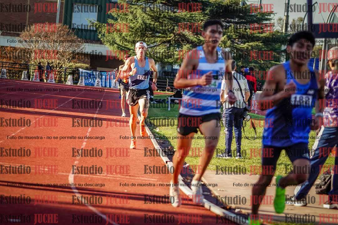 Fotos de los 3000 m llanos de varones