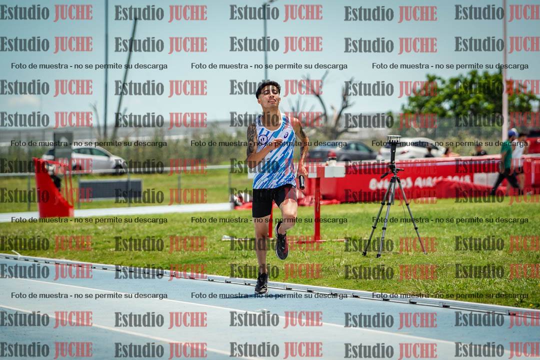 Fotos durante el transcurso de los relevos 20' para running teams - serie 2