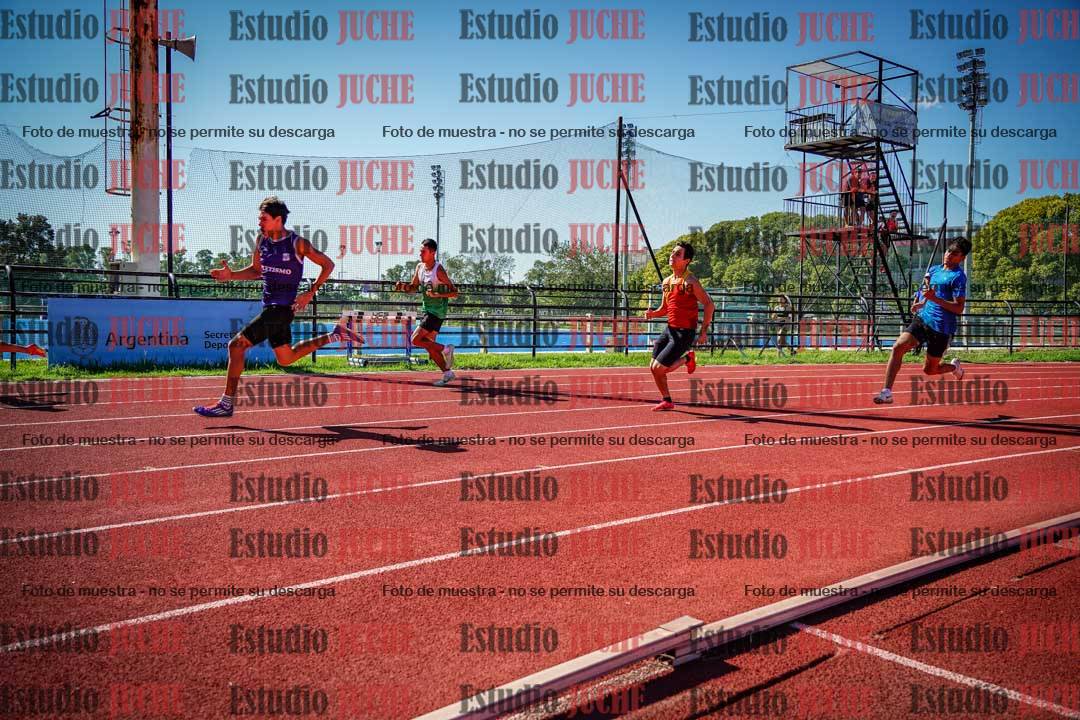Fotos de los 200 m llanos de varones