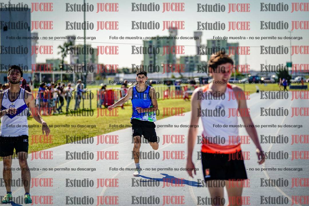 Fotos de los 400 m llanos de varones