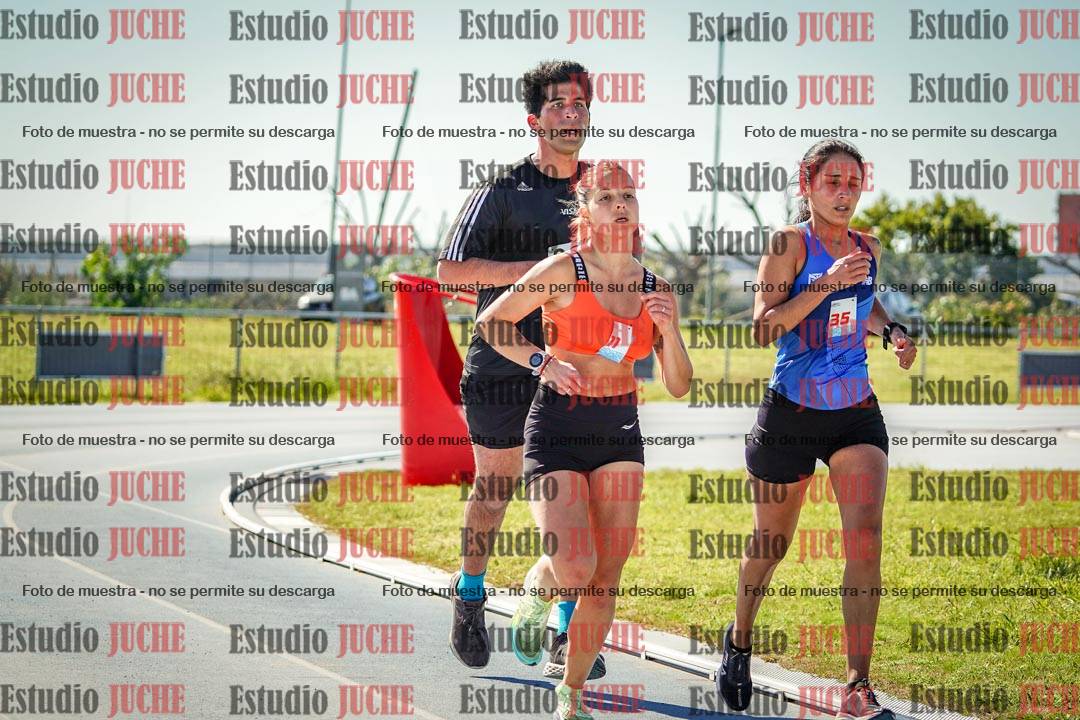 Fotos de los 5000 m llanos de mujeres y varones