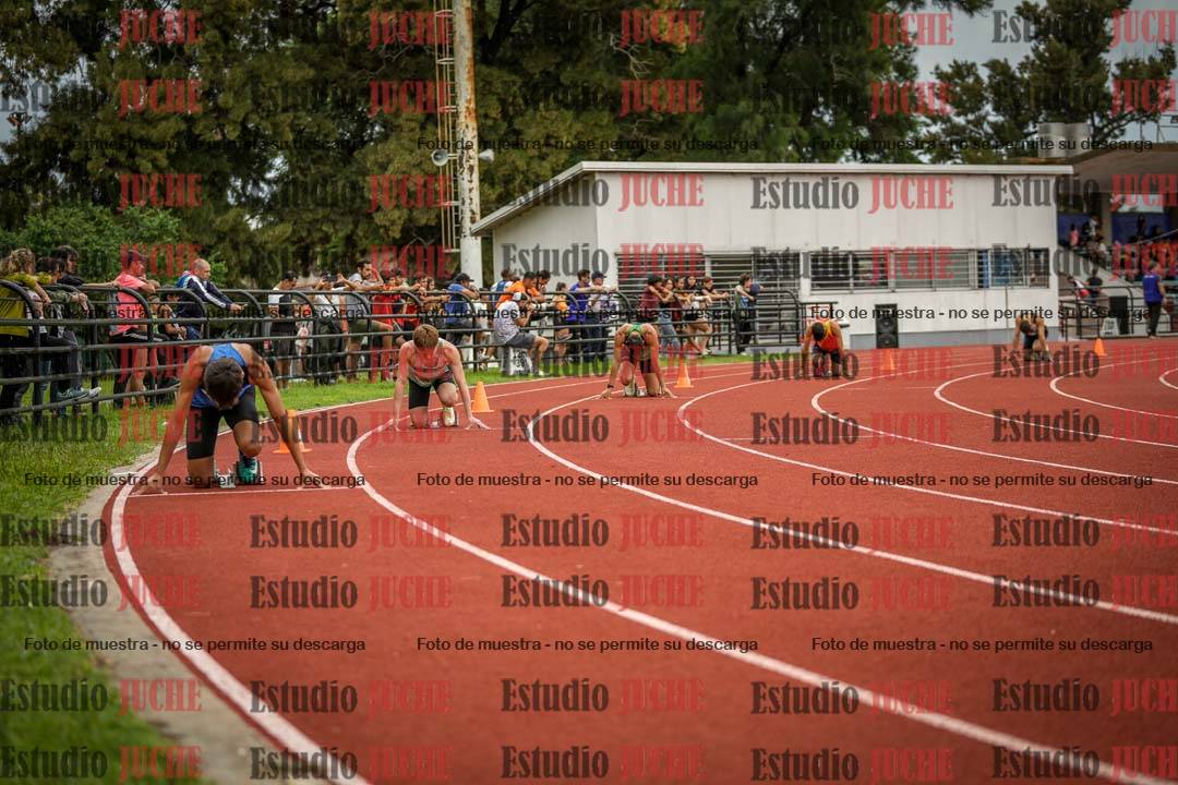 Fotos de los 400 m llanos de varones