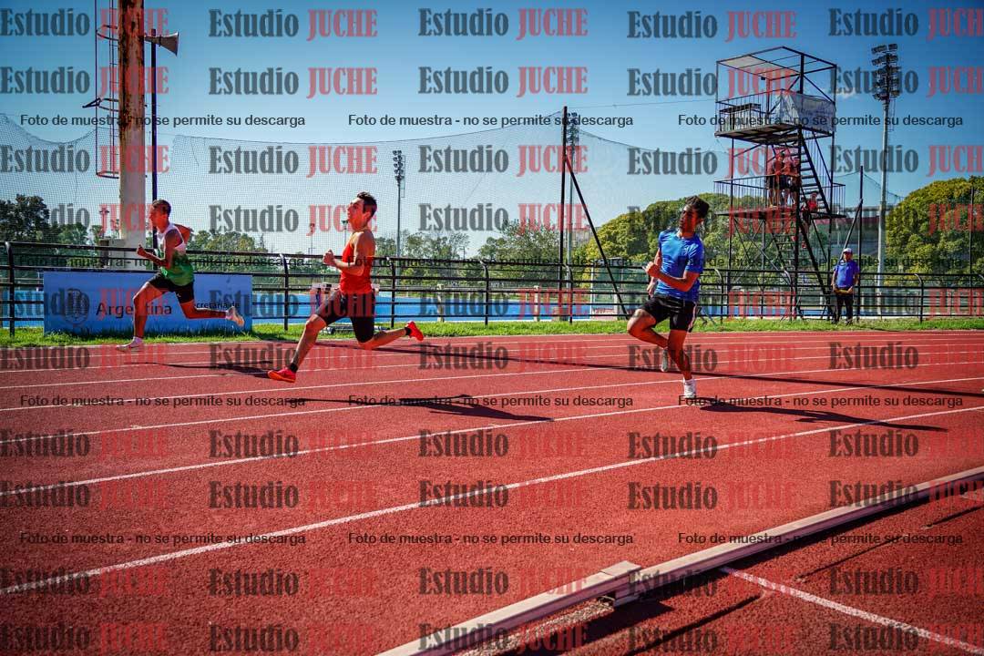 Fotos de los 200 m llanos de varones