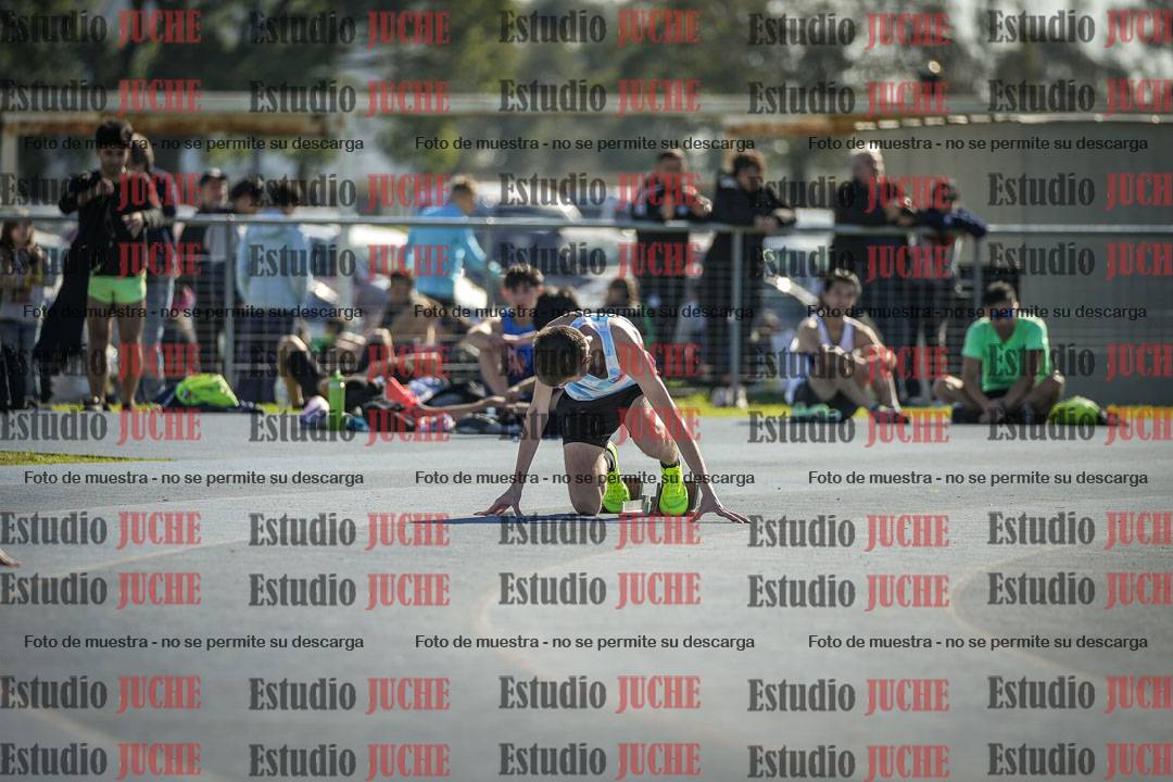 Fotos de los 400 m llanos de varones