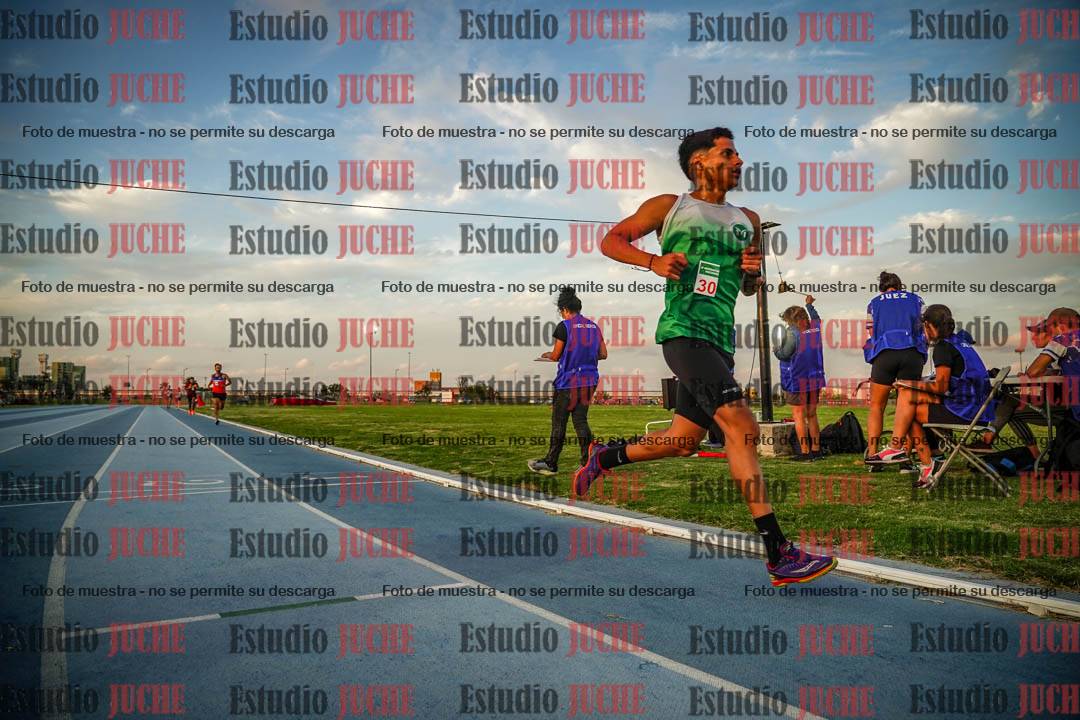 Fotos de los 3000 m llanos de varones