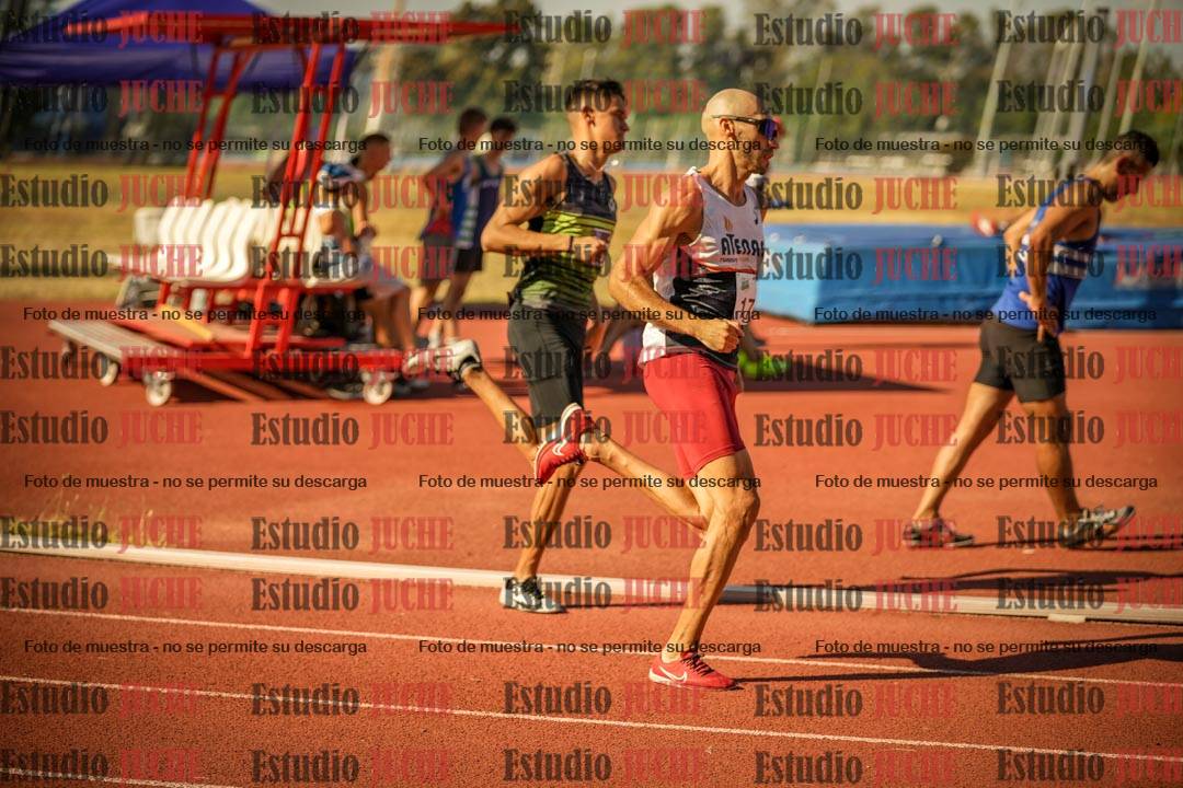 Fotos de los 800 m llanos de varones