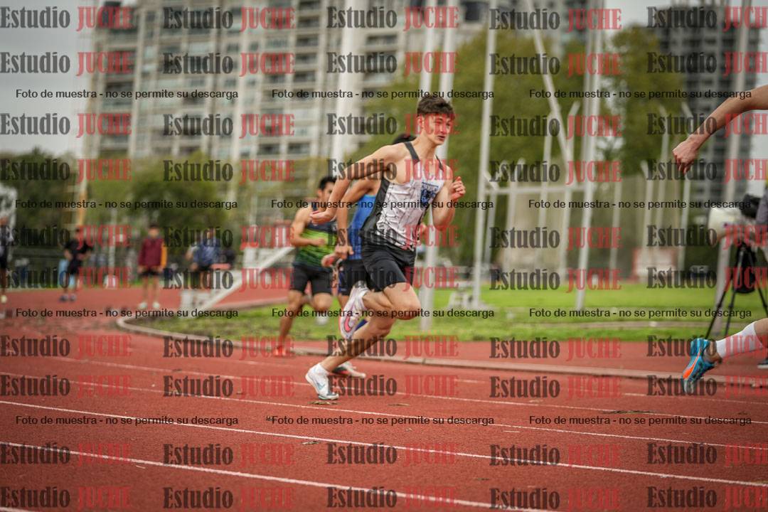 Fotos de los 200 m llanos de varones