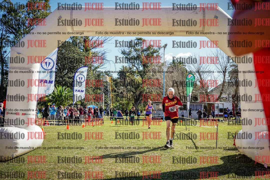 Fotos de la llegada del cross de 1500 m