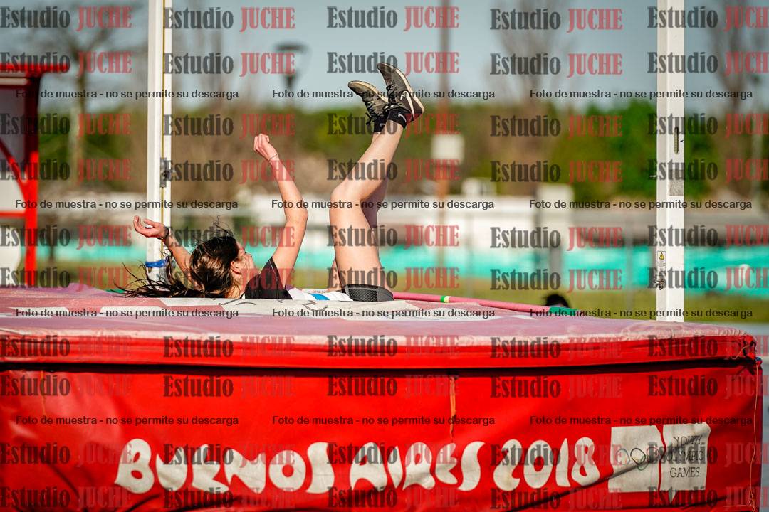 Fotos del salto en alto de mujeres y varones - U15