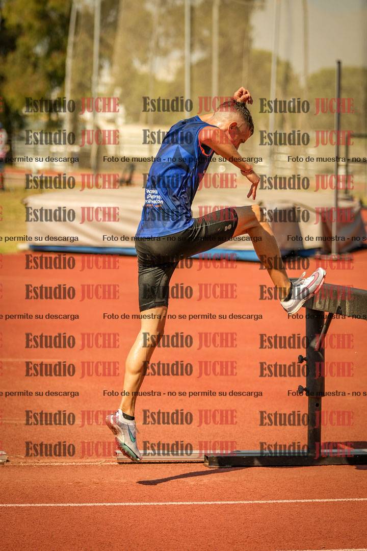 Fotos de los 3000 m con obstáculos de varones