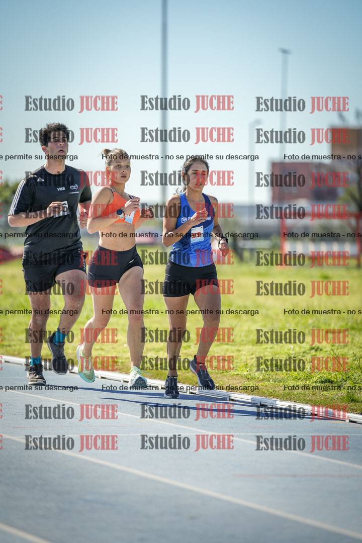 Fotos de los 5000 m llanos de mujeres y varones