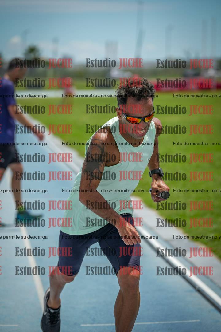 Fotos durante el transcurso de los relevos 20' para running teams - serie 2