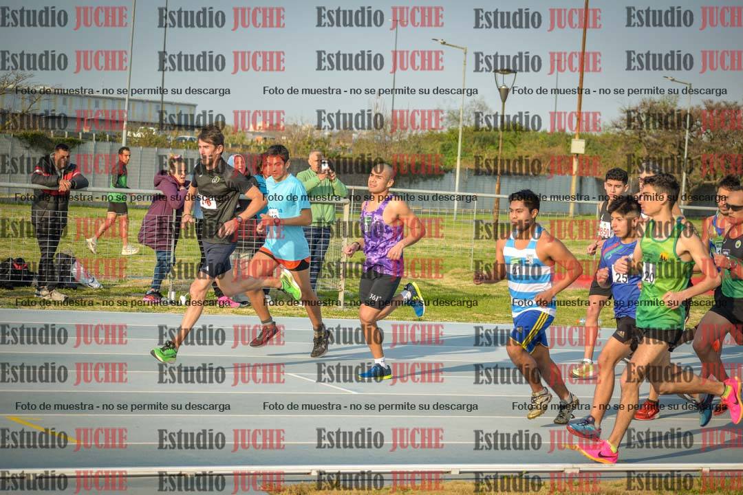 Fotos de los 3000 m llanos de varones