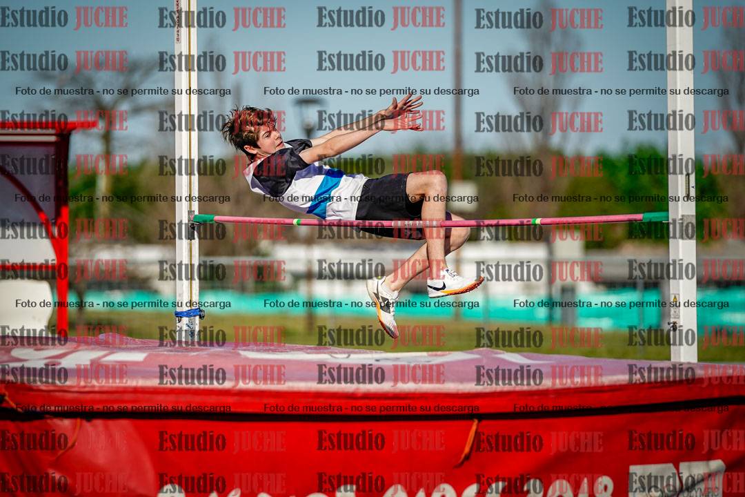 Fotos del salto en alto de mujeres y varones - U15