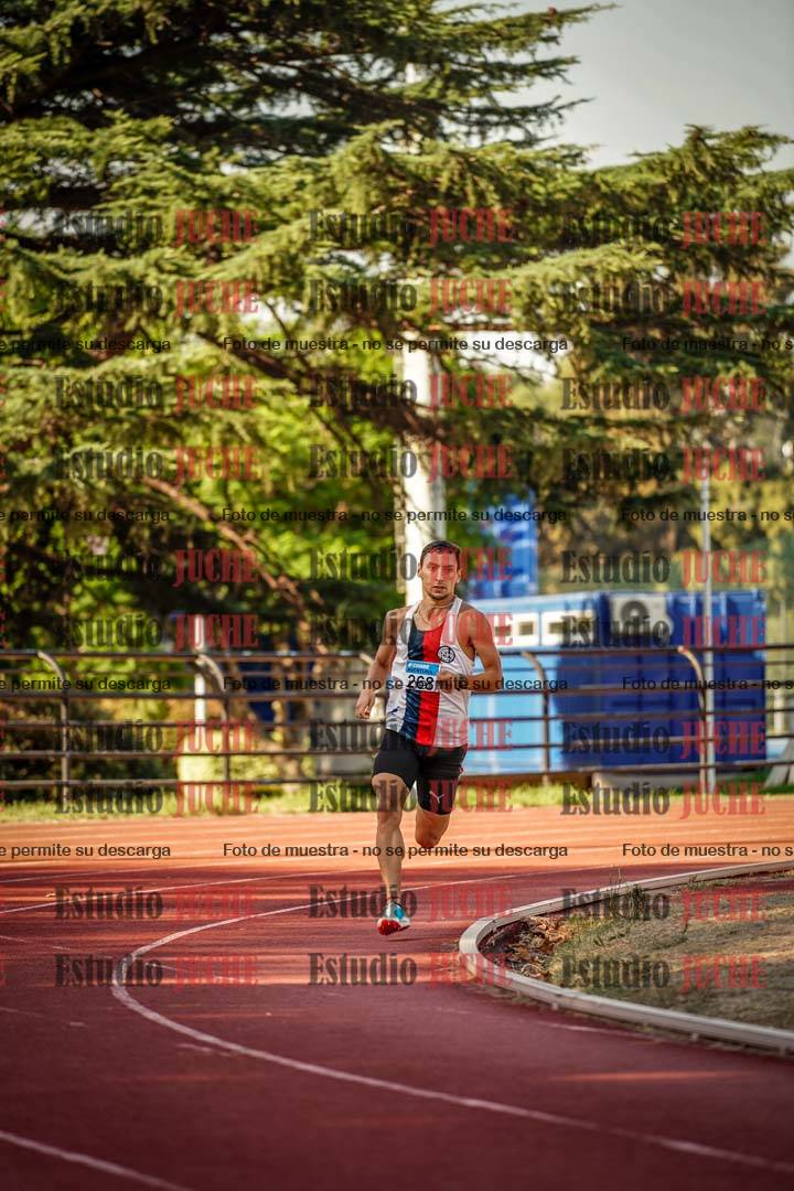 Fotos de los 800 m llanos de varones