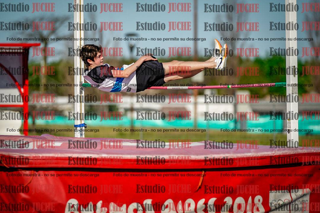 Fotos del salto en alto de mujeres y varones - U15