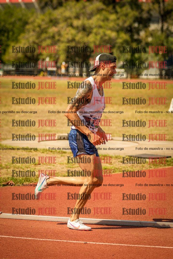 Fotos de los 3000 m con obstáculos de varones
