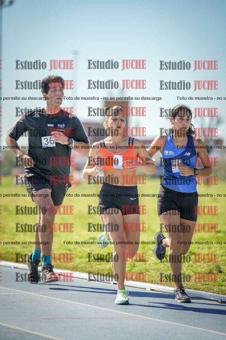 Fotos de los 5000 m llanos de mujeres y varones