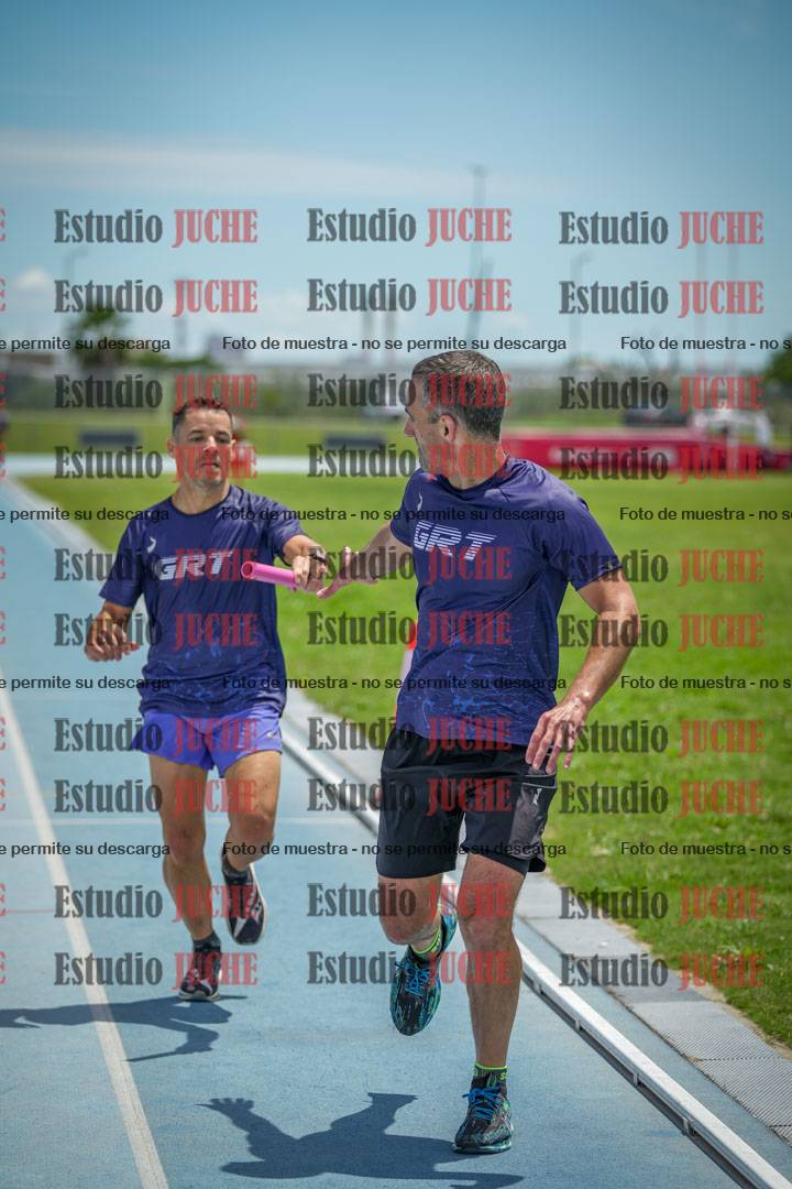 Fotos durante el transcurso de los relevos 20' para running teams - serie 2