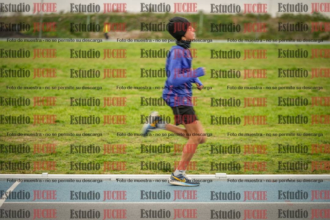 Fotos de los 2000 m llanos de mujeres U14 y U17 - varones U14