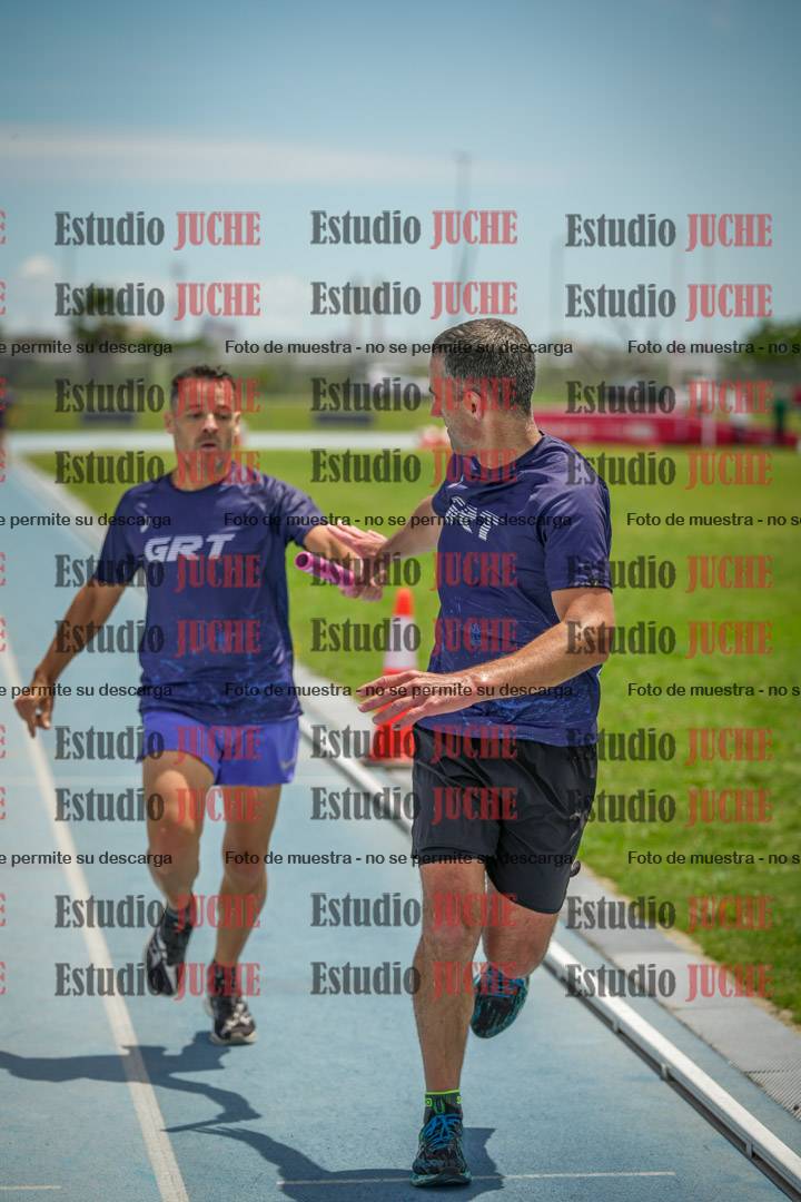 Fotos durante el transcurso de los relevos 20' para running teams - serie 2