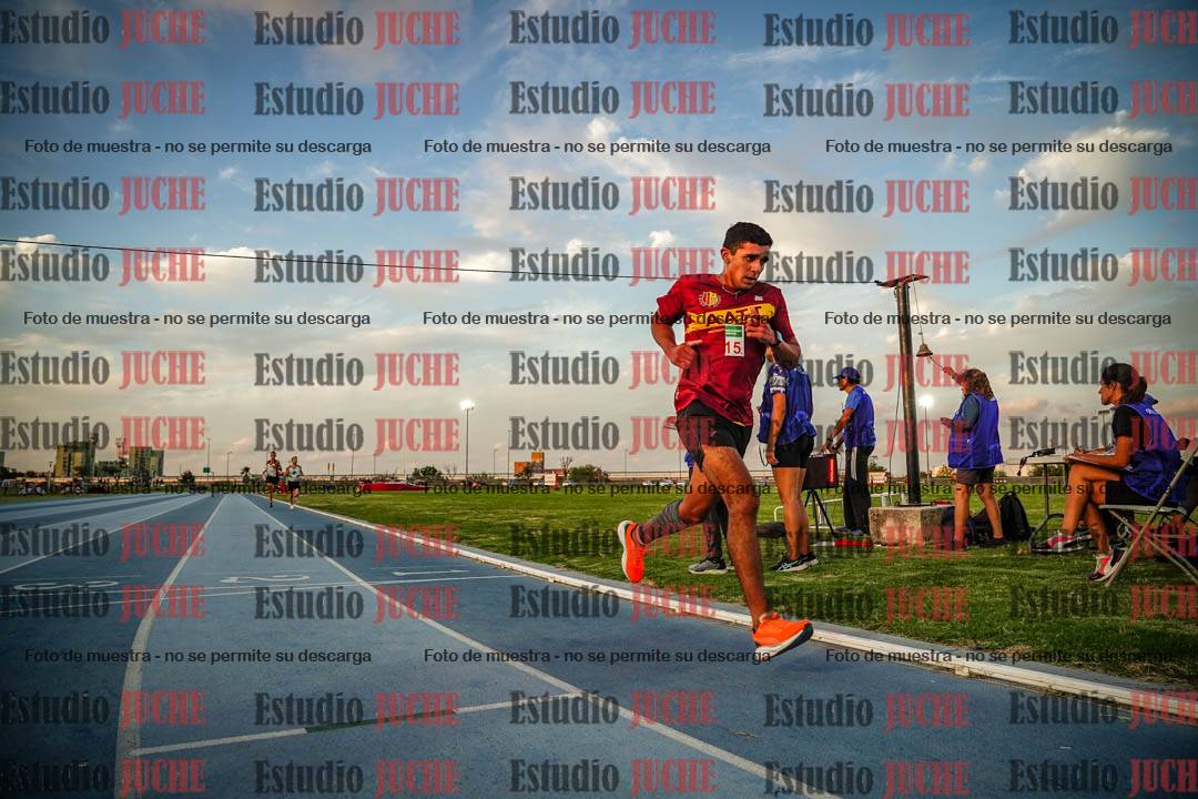 Fotos de los 3000 m llanos de varones