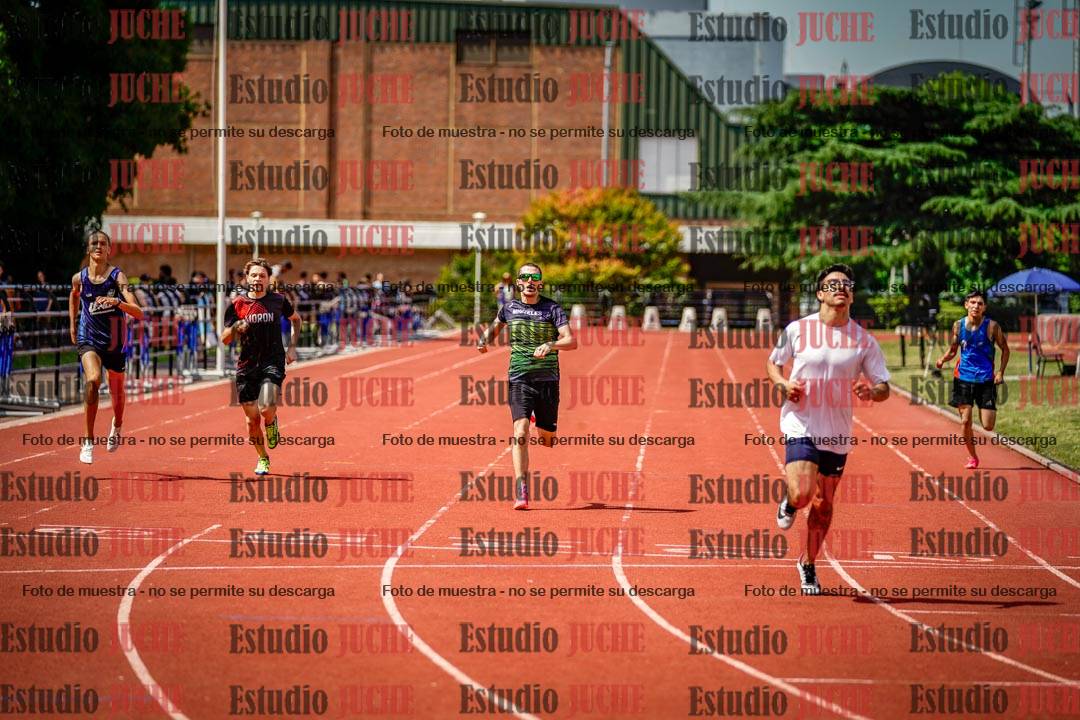 Fotos de los 400 m llanos de varones