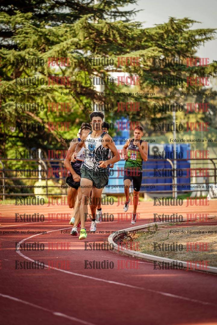 Fotos de los 800 m llanos de varones