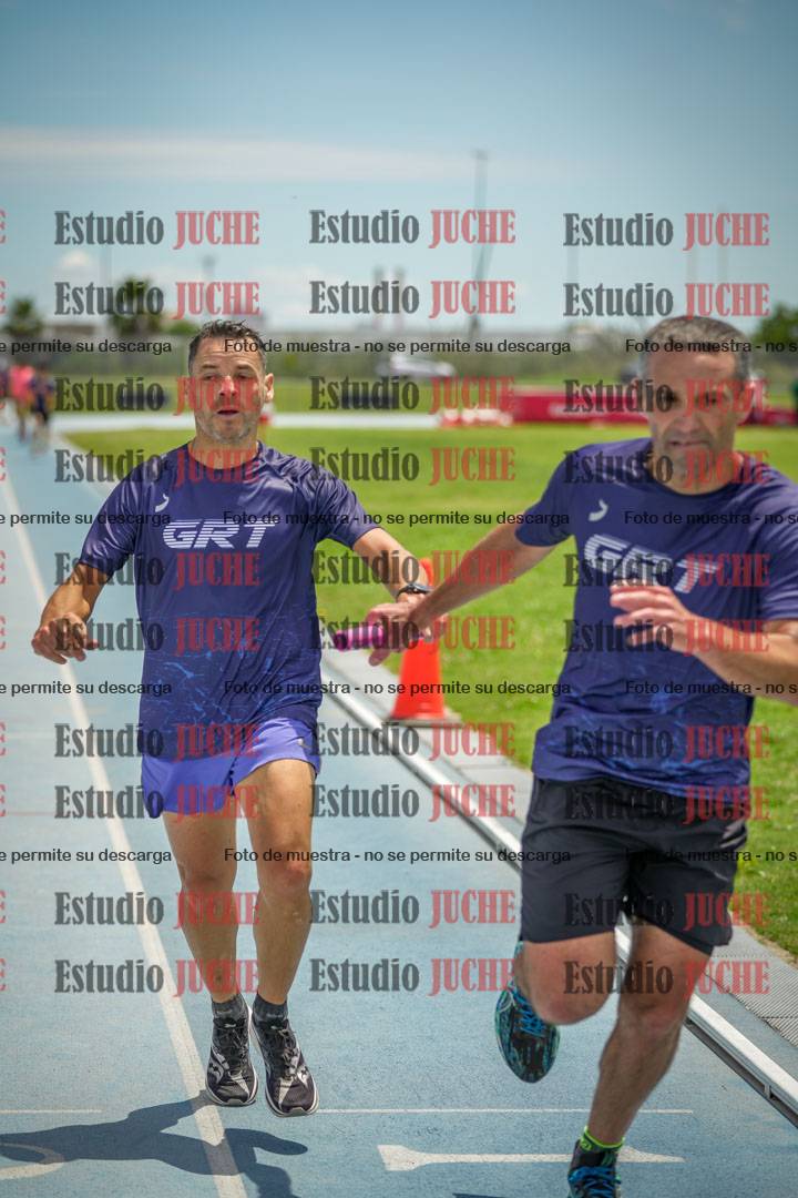 Fotos durante el transcurso de los relevos 20' para running teams - serie 2