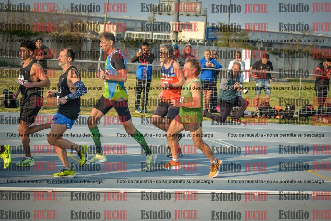 Fotos de los 3000 m llanos de varones