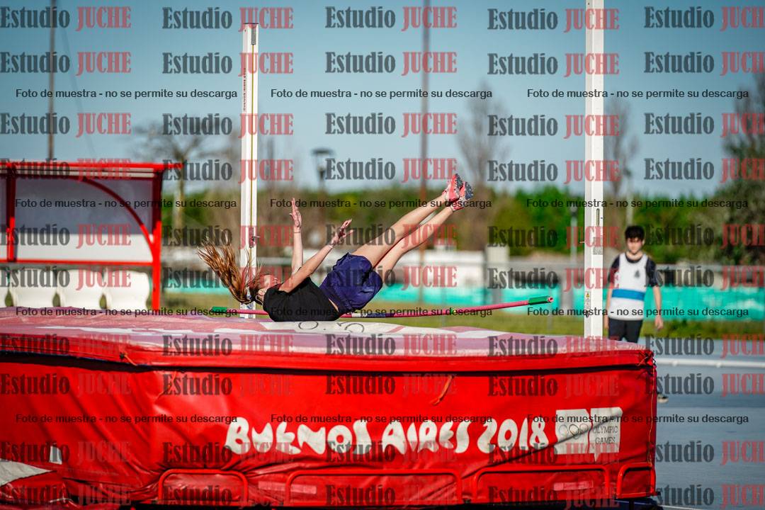 Fotos del salto en alto de mujeres y varones - U15