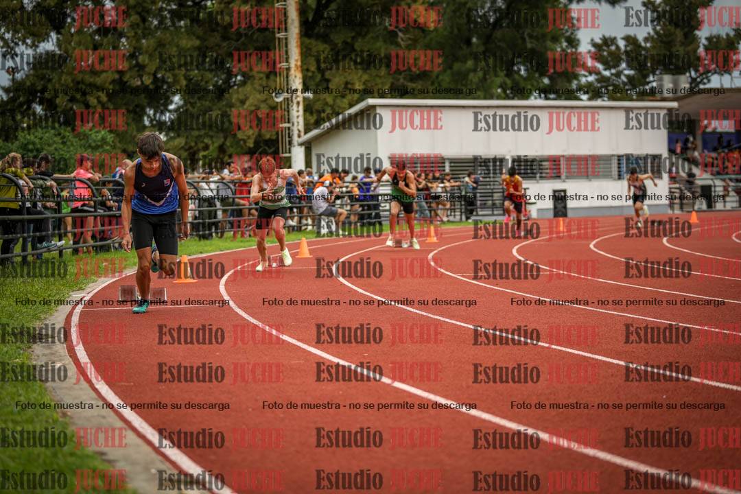 Fotos de los 400 m llanos de varones