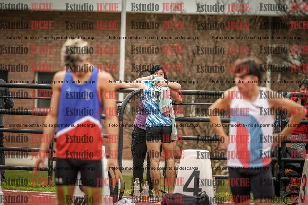 Fotos de los 100 m llanos de varones - FINAL