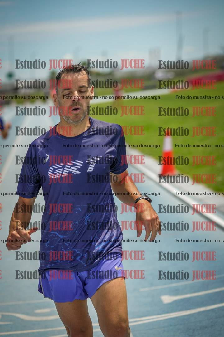 Fotos durante el transcurso de los relevos 20' para running teams - serie 2