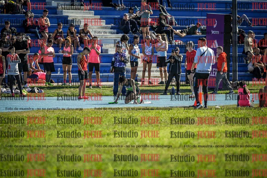 Fotos de las postas 4x200 m llanos de mujeres