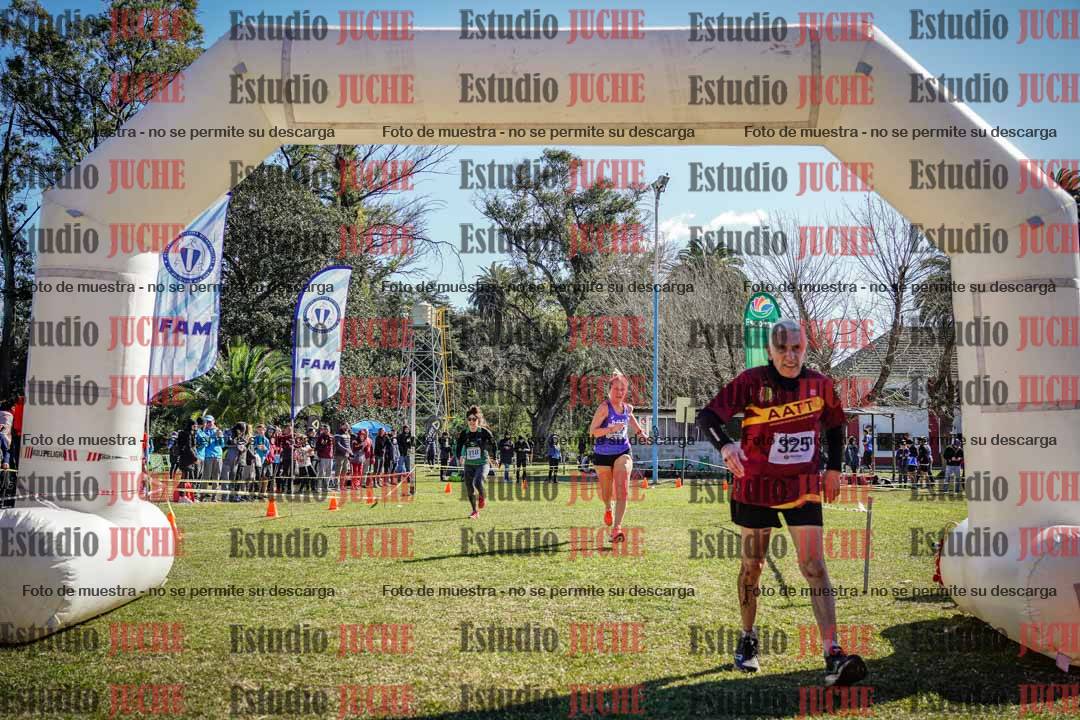 Fotos de la llegada del cross de 1500 m