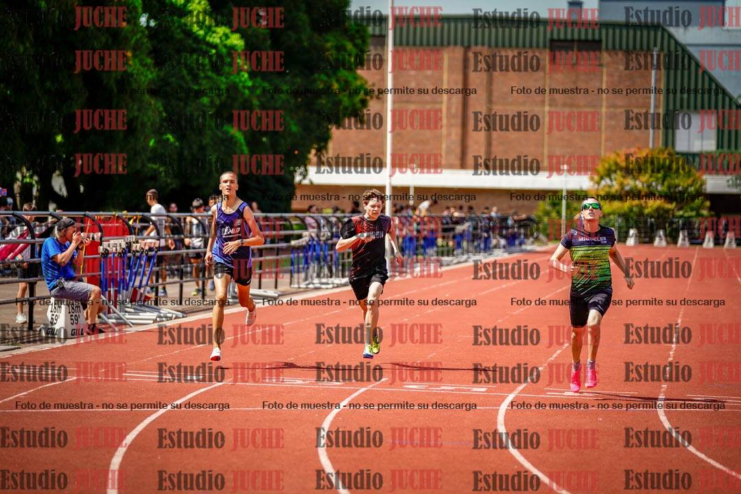 Fotos de los 400 m llanos de varones