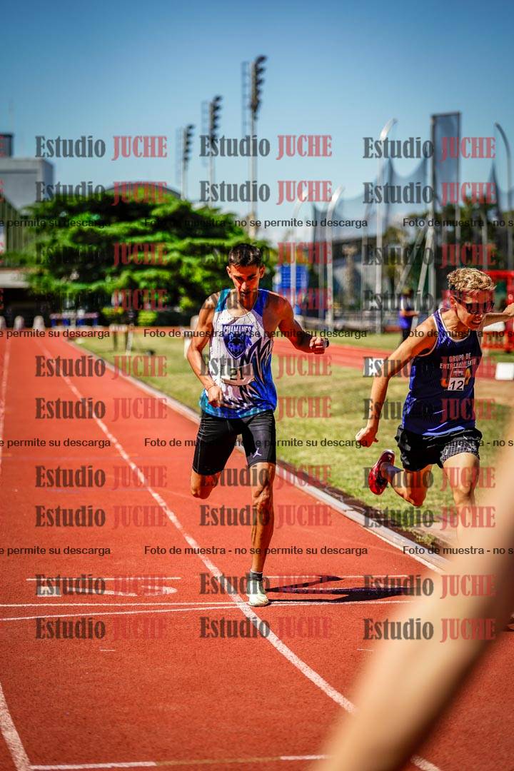 Fotos de los 800 m llanos de varones