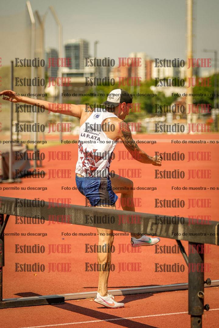 Fotos de los 3000 m con obstáculos de varones