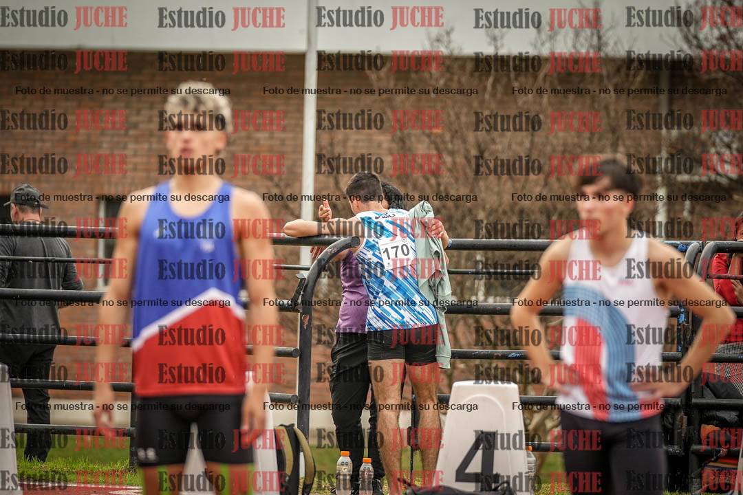Fotos de los 100 m llanos de varones - FINAL
